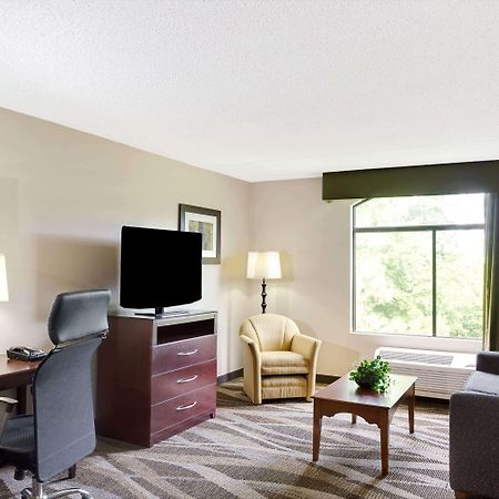 Hotel Wingate By Wyndham Raleigh Durham / Airport Exterior foto